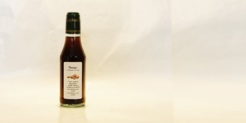 Vinaigre aromatise à la noix (25cl)